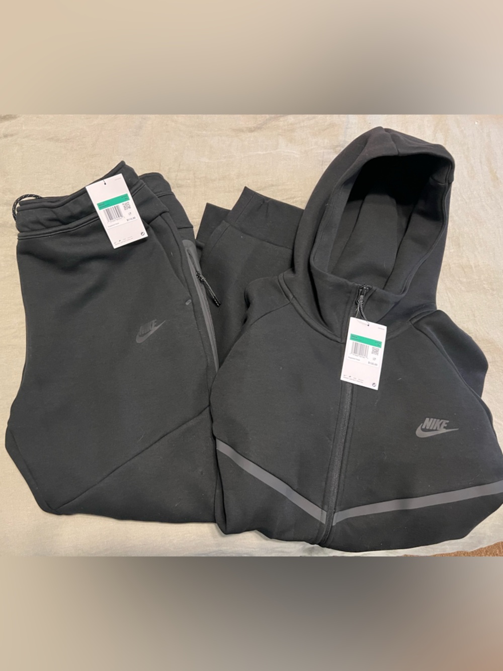 NWT Nike Tech Men’s Fleece Windrunner Full-Zip Jacket and Fleece Joggers Set